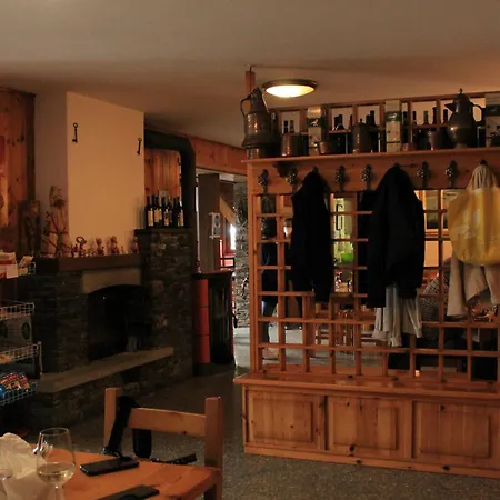 Alpino Cheggio Hotel *